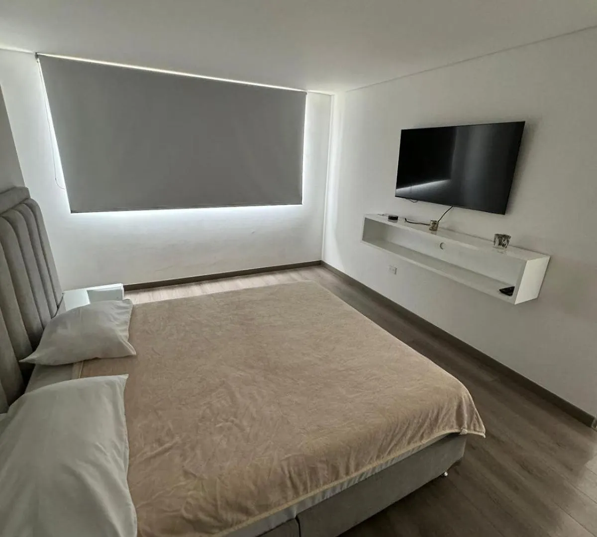 Modern 3 Bedroom Apartment With Balcony Medellín Colombia