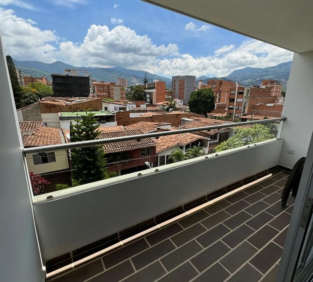 Modern 3 Bedroom Apartment With Balcony Medellín Colombia