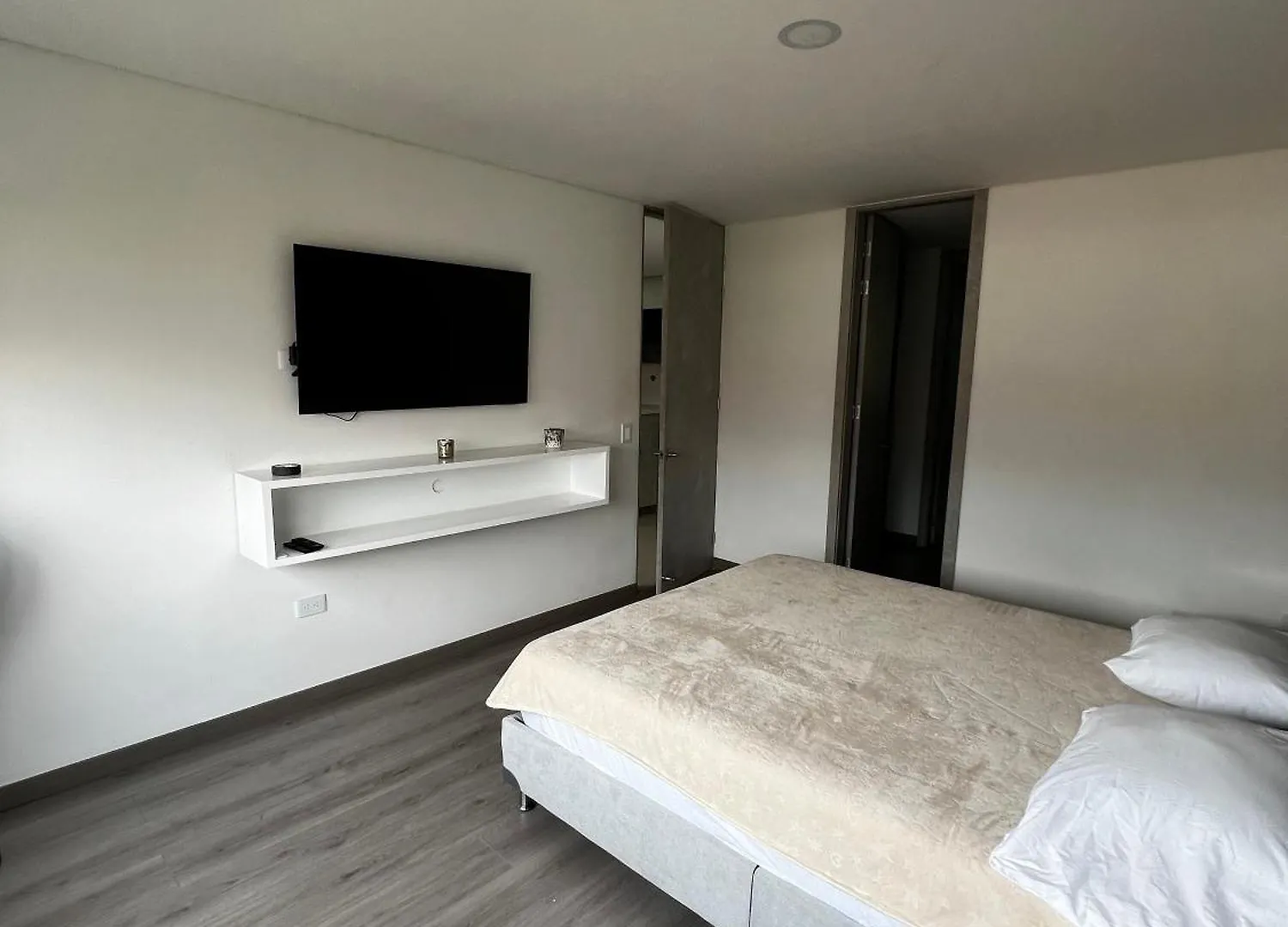 Modern 3 Bedroom Apartment With Balcony Medellín