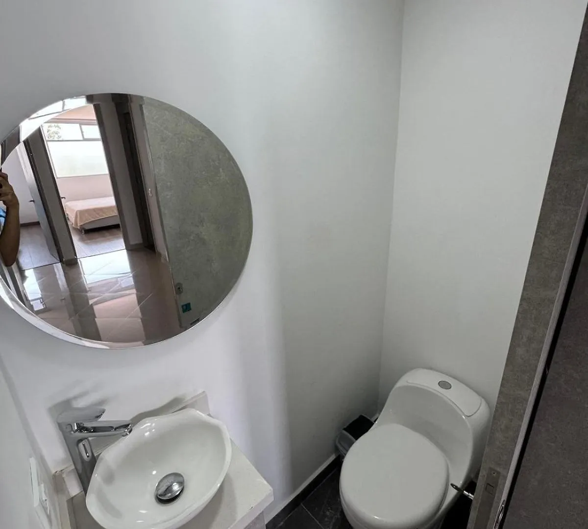 Modern 3 Bedroom Apartment With Balcony Медельин