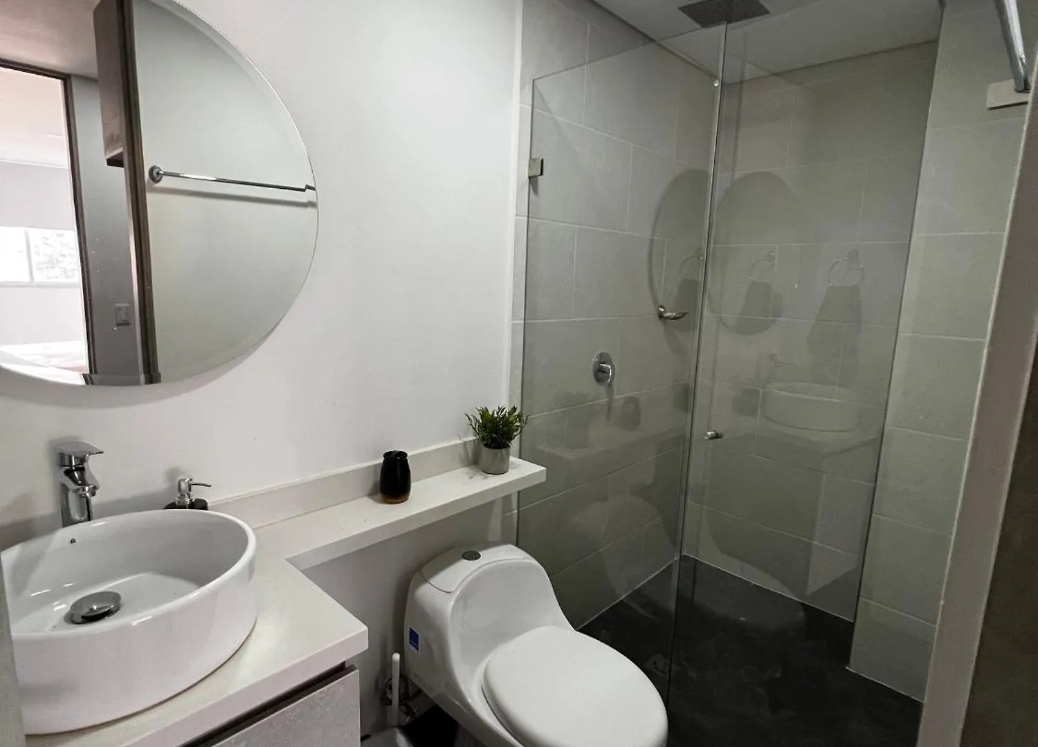 Modern 3 Bedroom Apartment With Balcony Медельин Колумбия