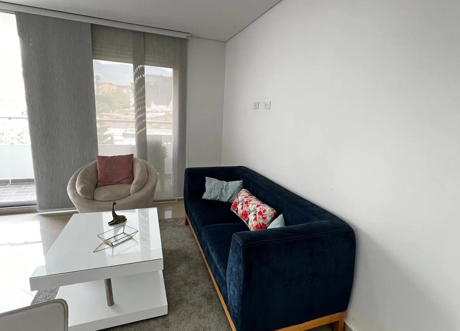 Modern 3 Bedroom Apartment With Balcony Медельин